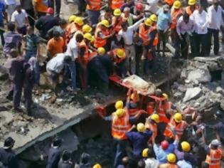 Φωτογραφία για Βομβάη: 25 νεκροί απο την κατάρρευση κτιρίου