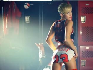 Φωτογραφία για Η Miley Cyrus ντύθηκε …Michael Jordan