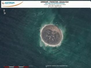 Φωτογραφία για Η πρώτη δορυφορική φωτογραφία του νησιού που γεννήθηκε μετά το σεισμό στο Πακιστάν
