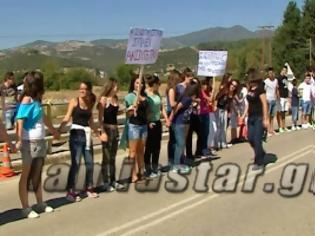 Φωτογραφία για Ανθρώπινη αλυσίδα για την παιδεία στον δήμο Μακρακώμης [Video]