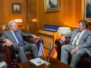 Φωτογραφία για Συνάντηση ΥΕΘΑ Δημήτρη Αβραμόπουλου με τον Πρέσβη της Γερμανίας