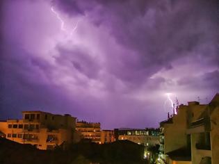 Φωτογραφία για ΣΥΜΒΑΙΝΕΙ ΤΩΡΑ: Ισχυρή καταιγίδα αυτή την ώρα στην Αθήνα