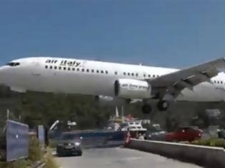 Φωτογραφία για Βίντεο: Τρομακτική προσγείωση αεροπλάνου στην Σκιάθο