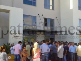 Φωτογραφία για Πάτρα-Τώρα: Έκλεισαν την Εθνική Οδό γονείς και μαθητές - Με πορεία στην Αποκεντρωμένη Περιφέρεια