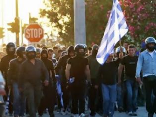 Φωτογραφία για Τιμοκατάλογος ΣΟΚ της Χρυσής Αυγής από το BBC: Σπάσιμο χεριών 300 ευρώ. Κάψιμο Ι.Χ. 1.000 ευρώ. Ξυλοδαρμός για νοσοκομείο 1.500 ευρώ...