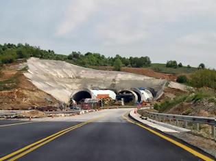 Φωτογραφία για Οι καθυστερήσεις στους αυτοκινητοδρόμους βγάζουν εκτός εαυτού τους εργολάβους