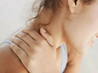Φωτογραφία για Υποφέρετε από πόνους στον αυχένα; Ξυπνάτε πιασμένοι; Ποιες οι αιτίες της αυχεναλγίας – του αυχενικού συνδρόμου, πως προλαμβάνεται;