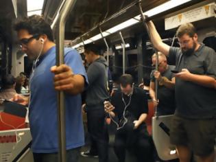 Φωτογραφία για Η.Π.Α: Η εμμονή με τα smartphones επέτρεψε μια δολοφονία μέσα στο τρένο