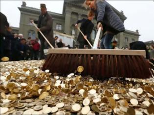 Φωτογραφία για Πλημμύρα από νομίσματα σε πλατεία της Ελβετίας