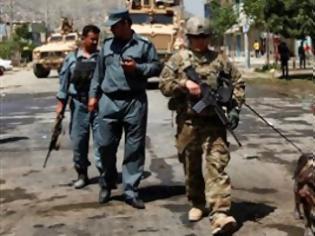 Φωτογραφία για Αφγανός με στολή Αμερικανού άνοιξε πυρ εναντίον στρατιωτών στο Αφγανιστάν