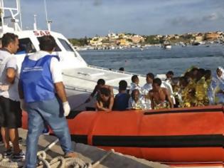 Φωτογραφία για Ένα ακόμη πλοιάριο με μετανάστες έφτασε στη Λαμπεντούζα