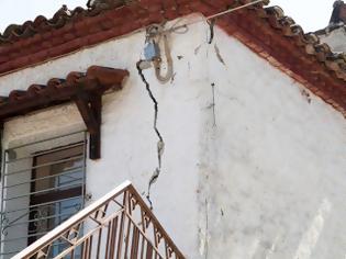 Φωτογραφία για Ελέγχουν τα κτίρια, μετά το σεισμό