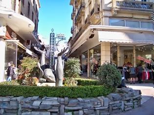 Φωτογραφία για Θεσσαλονίκη: Βανδαλισμοί στο μνημείο του Λαμπράκη