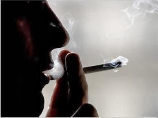 Φωτογραφία για Ακόμη και οι καπνιστές θέλουν να κοπεί το τσιγάρο στους δημόσιους χώρους