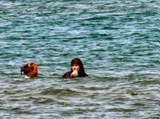 Φωτογραφία για Πώς πηγαίνουν στη θάλασσα οι μουσουλμάνες;;;