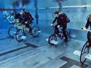 Φωτογραφία για Ένας υποβρύχιος αγώνας ποδηλασίας [Video]