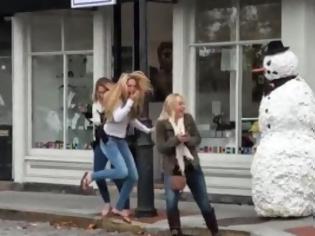 Φωτογραφία για Ο αληθινός χιονάνθρωπος φρίκαρε πολύ κόσμο! [Video]