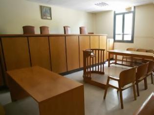 Φωτογραφία για Ποινή σοκ: Ισόβια κάθειρξη σε τρεις για εικονικά τιμολόγια