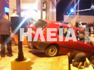 Φωτογραφία για Κυλλήνη: Παρ' ολίγον τραγωδία στο λιμάνι τη νύχτα – Αυτοκίνητο τσούλησε προς τη θάλασσα
