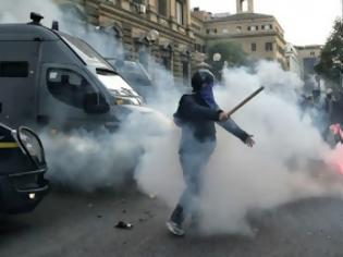 Φωτογραφία για Ένταση και συγκρούσεις στη διαδήλωση κατά της λιτότητας στην Ιταλία