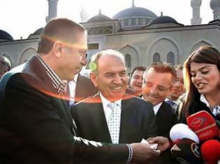 Φωτογραφία για Ο Ερντογάν έδωσε 100 ευρώ “χαρτζιλίκι” σε δημοσιογράφο