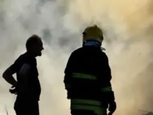 Φωτογραφία για Μεγάλη φωτιά στο Αχλαδοχώρι Τρικάλων - Κινδυνεύουν σπίτια