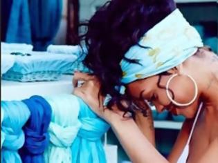 Φωτογραφία για Η Rihanna... βγήκε από τα ρούχα της στην Κρήτη