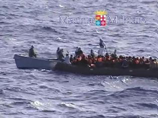 Φωτογραφία για Διασώθηκαν εκατοντάδες μετανάστες νότια της Σικελίας