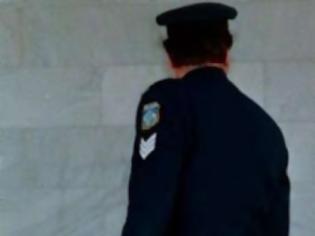 Φωτογραφία για Πάτρα: Γιατί αξιωματικός της Αστυνομίας μήνυσε νεαρό; - Σε ποια υπόθεση τον ενέπλεξε τον αστυνομικό