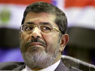 Φωτογραφία για Ο Μόρσι δεν αναγνωρίζει το δικαστήριο