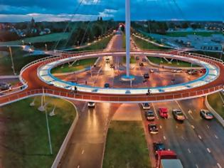 Φωτογραφία για Εκπληκτική κυκλική γέφυρα για ποδηλάτες στην Ολλανδία [video]
