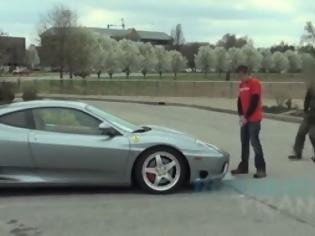 Φωτογραφία για H φάρσα με τον οδηγό της Ferrari! [Video]