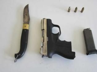 Φωτογραφία για Πάτρα: 21χρονος κυκλοφορούσε με πιστόλι και στιλέτο!
