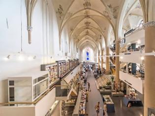 Φωτογραφία για Καθεδρικός ναός έγινε εντυπωσιακό βιβλιοπωλείο