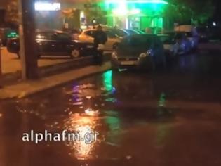 Φωτογραφία για ΣΥΜΒΑΙΝΕΙ ΤΩΡΑ: Μεγάλη πλημμύρα από βλάβη στην Καστοριά [Video]