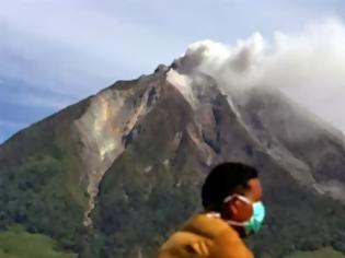 Φωτογραφία για Ινδονησία: «ξύπνησε» το ηφαίστειο Σιναμπούνγκ