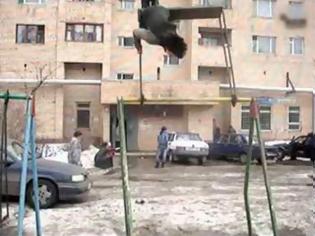 Φωτογραφία για Πως κάνουν κούνια στη Ρωσία [Video]