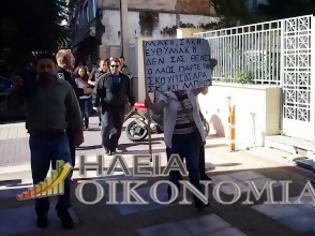 Φωτογραφία για Γιούχα και βασικό σύνθημα παραιτήσου στον Δήμαρχο Πύργου απο τους κατοίκους Μακρισίων και περιχώρων για τον σκουπιδότοπο στις λίμνες