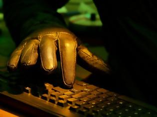 Φωτογραφία για Χειροπέδες σε «χάκερ» ετών... 71 που είχε ιστοσελίδα με αμέτρητα κλεμμένα mail