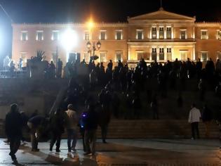 Φωτογραφία για Το κοινοβούλιο και ο δρόμος