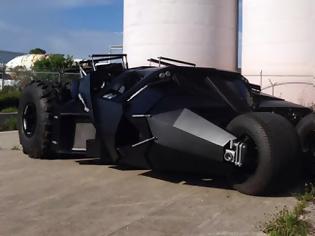 Φωτογραφία για Η ρέπλικα του Batman Tumbler κυκλοφορεί!