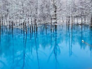 Φωτογραφία για Πανέμορφη γαλάζια λίμνη αλλάζει χρώμα στη στιγμή!
