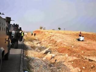 Φωτογραφία για Αγριεύουν οι Τουρκαλάδες: Τούρκοι στρατιώτες σκότωσαν τρεις Κούρδους στα σύνορα Qamishlo-Nusaybin