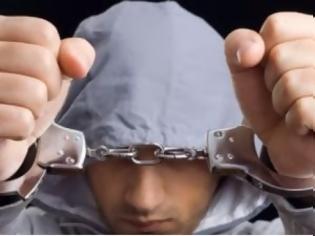 Φωτογραφία για Έκλεψε περίπτερο για να αγοράσει αυτοκίνητο και δύο κινητά