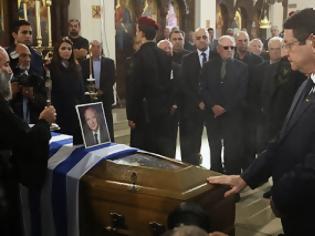 Φωτογραφία για Η Κύπρος αποχαιρετά τον Γλαύκο Κληρίδη - Σήμερα η κηδεία του