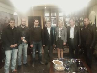 Φωτογραφία για Συνάντηση μελών ΔΣ της ΕΣΠΕΘ με τον Περιφερειάρχη Θεσσαλίας κ. Κωνσταντίνο Αγοραστό και την Αντιπεριφερειάρχη κ. Ρένα Καραλαριώτου