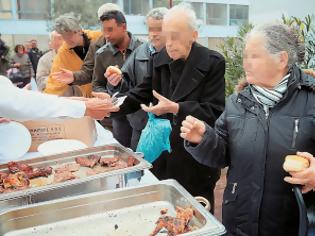 Φωτογραφία για Ανάπτυξη στα συσσίτια και στα παγκάκια αστέγων το 2014