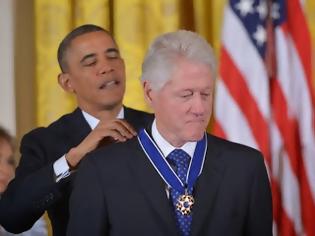 Φωτογραφία για Ο Ομπάμα τίμησε Μπιλ Κλίντον και Όπρα Γουίνφρεϊ