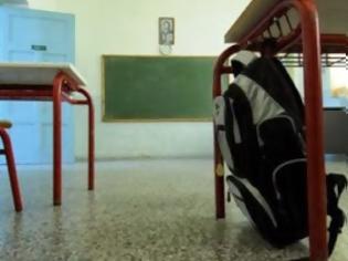 Φωτογραφία για Δεν κάνει πίσω ο Καραμπάς, καλεί εισαγγελέα για τις αποσπάσεις εκπαιδευτικών [video]