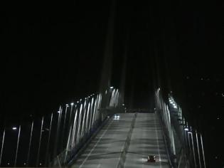 Φωτογραφία για Πάτρα: Συναγερμός στο Λιμεναρχείο - Άτομο φέρεται να πήδηξε από τη Γέφυρα Ρίου - Αντιρρίου